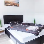 Smart-tv, Kueche, Balkon Apartment Emden